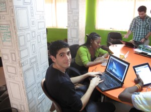 Steve Daniels(Editor-in-Chief Makeshift Magazine)